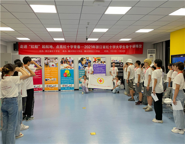 闭营晚会4.jpg 闭营晚会4.jpg