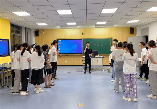 团队破冰.jpg 团队破冰.jpg