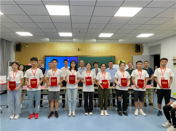 闭营晚会5.jpg 闭营晚会5.jpg