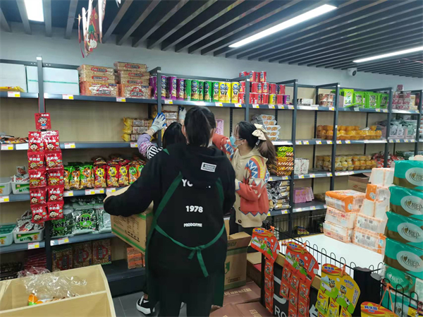 超市补货.jpg 超市补货.jpg