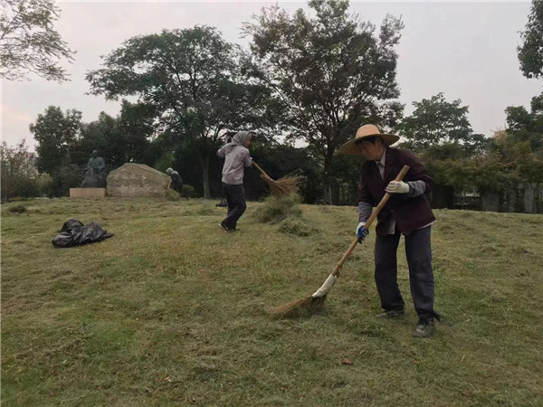 绿化清扫.jpg 绿化清扫.jpg