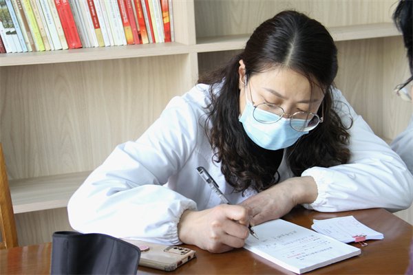 医护1.jpg 医护1.jpg