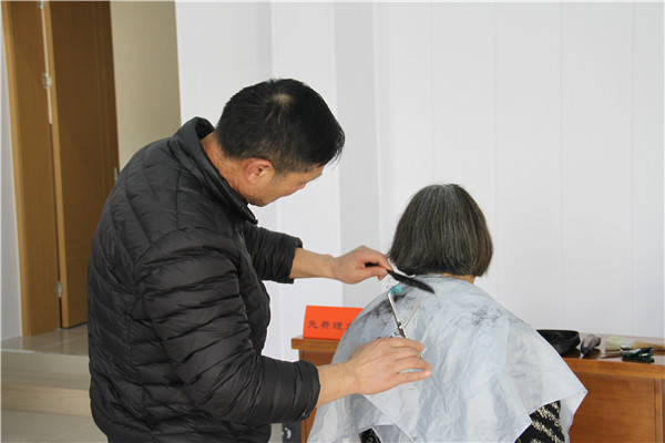 免费理发2.jpg 免费理发2.jpg