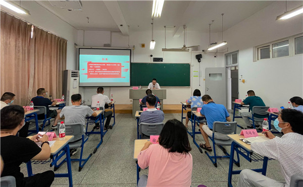 陈书记3.jpg 陈书记3.jpg