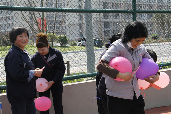 企鹅漫步1.jpg 企鹅漫步1.jpg