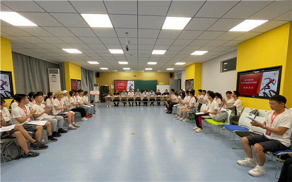 闭营晚会.jpg 闭营晚会.jpg