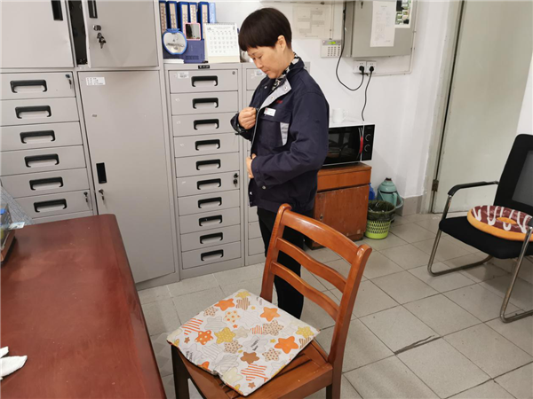 图片1 换工作服.png 图片1 换工作服.png