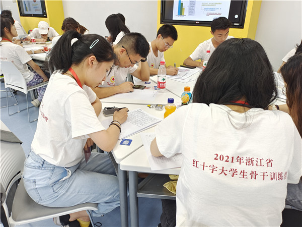 防艾知识讲座2.jpg 防艾知识讲座2.jpg