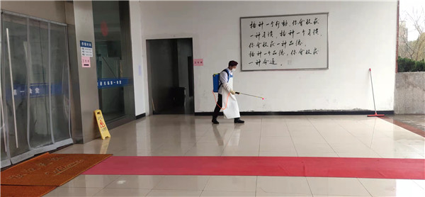 食堂大厅走道消杀.jpg 食堂大厅走道消杀.jpg
